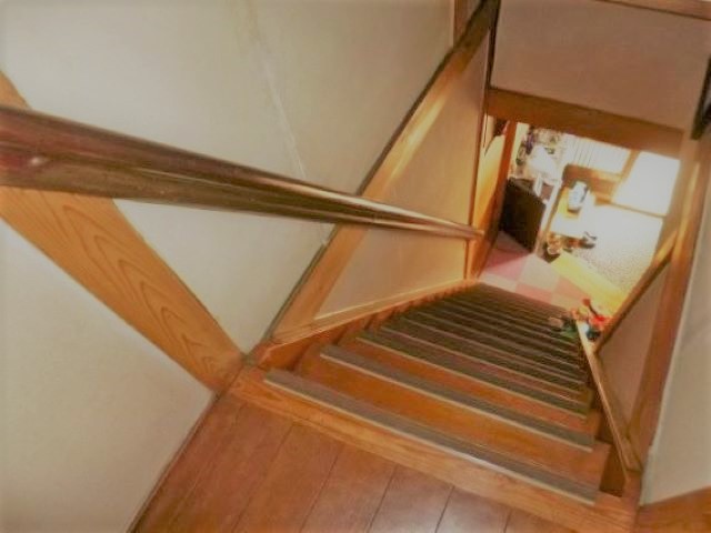 家の階段 急勾配じゃないですか スタッフブログ 広島 廿日市 東広島のリフォームなら山根木材